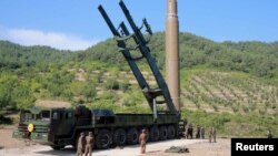 Міжконтинентальна балістична ракета Hwasong-14 на стартовому майданчику в КНДР, 5 липня 2017 року