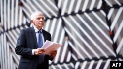 «Ми повинні надати Україні системи протиповітряної оборони для перехоплення російських ракет, захисту міст та критичної інфраструктури. Україні потрібні зенітно-ракетні батареї» – заявив Жозеп Боррель