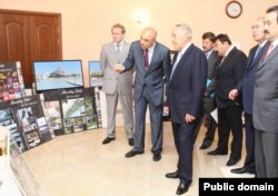 Назарбаев менен Таминже Щучинск-Бурабай курорттук аймагын өнүктүрүүгө арналган жыйында. 2008-жылдын 11-июлу.