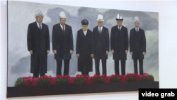 Тасвири шаш президенти Қирғизистон дар назди гулчанбар ҷанҷолбарангез шуд