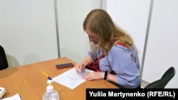 Ангеліна потай від рідних прийшла вакцинуватися