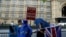 «Зупиніть хаос «брекзиту» – протести проти виходу з ЄС не припиняються перед Вестмінстерським палацом, будівлею британського парламенту, в Лондоні (фото 9 вересня 2019 року)