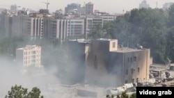 تصویری از ساختمانی در زندان اوین پس از حملۀ اسرائیل