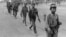 Юные партизаны красных кхмеров вступают 17 апреля 1975 года в Пномпень