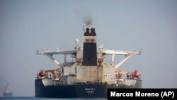 ابرنفتکش حامل نفت ایران در زمان توقیف با پرچم پاناما و نام گریس ۱ در حرکت بود