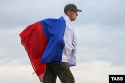 Фото TASS. Російський військовослужбовець після звільнення із українського полону. Московська область РФ, 14 липня 2025 року