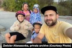 Зьміцер Афанасенка з сям'ёй