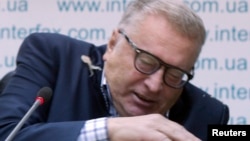 Жырыноўскі ўхіляецца ад капусты