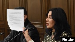 Նաիրա Զոհրաբյան