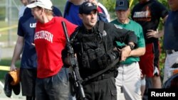 Співробітник спецназу на місці нападу, 14 червня 2017 року