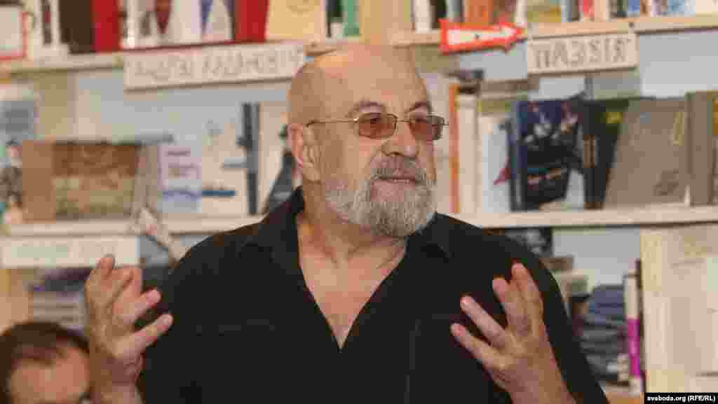 Валянцін Акудовіч