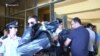 Сотрудники СНБ после обыска в офисе фонда «Ереван» уносят конфискованное, Ереван, 13- июня 2018 г. 