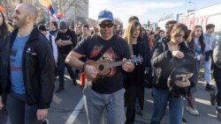 Beogradski studenti marširaju u Novi Sad, u BiH usvojeni važni zakoni za EU pregovore