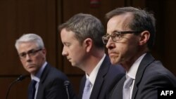 Намояндагони Facebook, Google ва Twitter ҳангоми гузоришдиҳӣ ба Конгресс