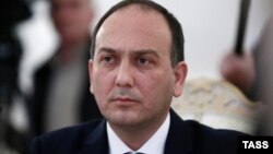 Независимо от того, признает кто-то существование государственной границы или нет, она фактически и юридически есть, говорит Даур Кове