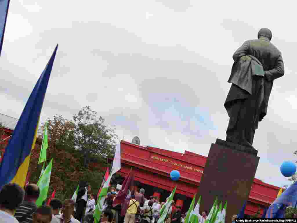 Біля пам’ятника Тарасові Шевченку відбувся мітинг опозиції з нагоди 20-річчя Незалежності України. 