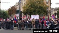 Франция  - Акция протеста представителей армянской диаспоры в Париже, октябрь 2020 г.