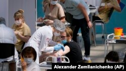 Орусия. Эмдөө пункттарынын бири. Москва, 13-июль, 2021-жыл. 