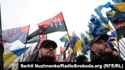 Учасники «Маршу національної гідності» пройшли ходою до Адміністрації президента та Верховної Ради