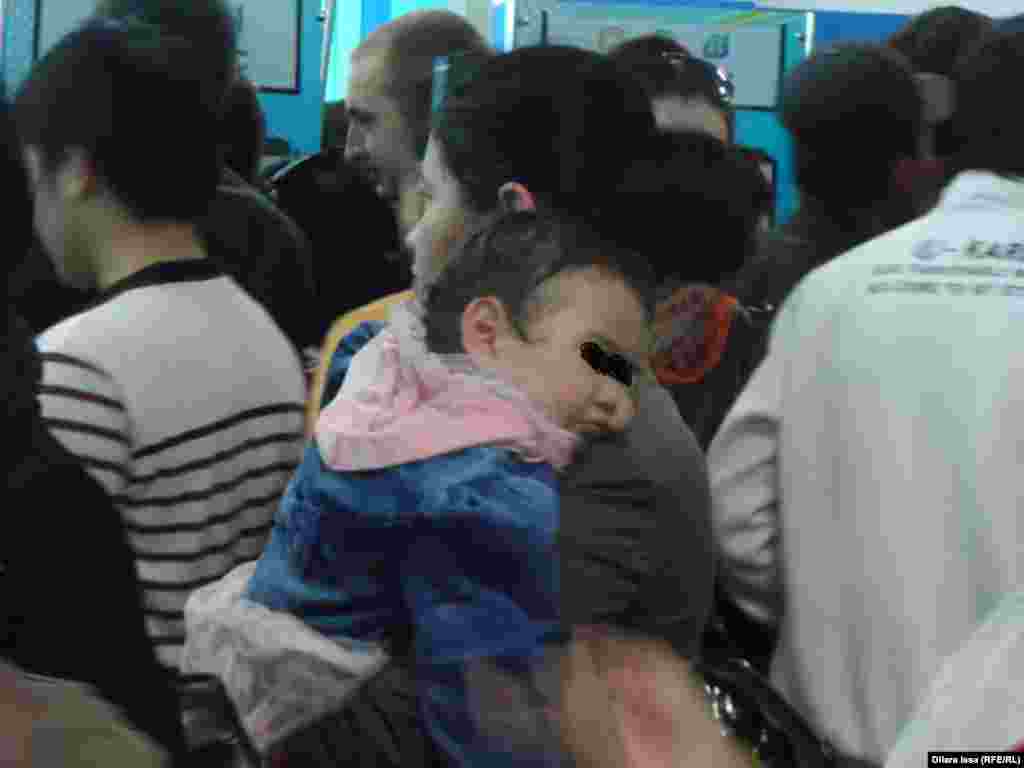 Еңбек жәрмеңкесіне жұмыс іздеп келгендердің арасында мүмкіндігі шектеулі адамдар, балалы әйелдер және сот үкімімен түзеу орындарында жазасын өтеп шыққандар да болды.&nbsp;