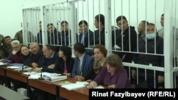 Дамирбек Асылбек уулу баштаган соттолуучулар. 2-ноябрь, 2018-жыл.