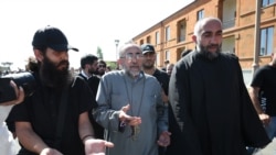 Փաստաբանները Դատախազությունից պահանջում են դադարեցնել Միքայել սրբազանի քրեական հետապնդումը