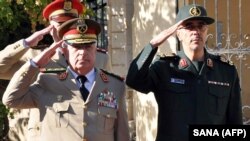 سرلشکر محمد باقری، رئیس ستاد کل نیروهای مسلح ایران (سمت راست) و سرلشکر علی ایوب، وزیر دفاع سوریه