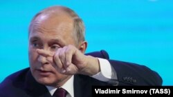 На заседании Совета по науке и образованию с участием Путина государство решило, что в стране готовится слишком много юристов