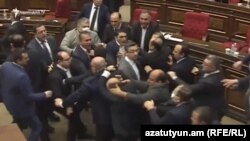 Ծեծկռտուք Ազգային ժողովում, 8 մայիսի, 2020թ.