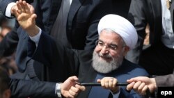 سخنان آقای روحانی در جریان سفر او به کرمان بیان شده است.