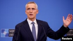 Єнс Столтенберґ зазначив, що невідомо, коли війна закінчиться, проте, коли це станеться, «ми матимемо вжити заходів, аби Україна могла захиститися від майбутньої агресії»