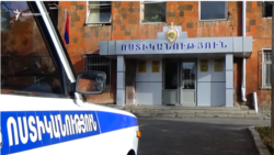 Նարեկ Մկրտչյանի եղբոր մեքենայից թմրանյութ ու ատրճանակ նետած տղամարդուն ոստիկանները դեռ չեն հայտնաբերել