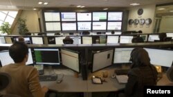 شورای عالی فضای مجازی می‌گوید در ابتدا اشخاص حقوقی مجاز به ثبت‌نام هستند، اما پس از آن اشخاص حقیقی نیز مشمول این خدمات خواهند بود.