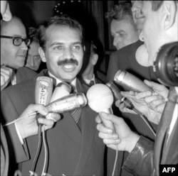 وقتی در ۲۶ سالگی بوتفلیقه وزیر خارجه الجزایر شد، جوان‌ترین وزیر خارجه جهان نام گرفت.