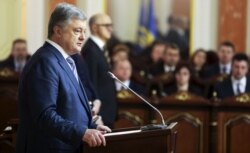 Травень 2019 року. Президент Порошенко бере участь у складанні присяги суддями Верховного суду