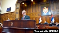Штефан Фюле в сербському парламенті, Белград, 17 липня 2013 року