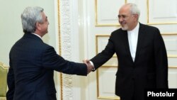 Armenia - President Serzh Sarkisian (L) meets with Iranian Foreign Minister Mohammad Javad Zarif in Yerevan, 28Nov2017.
