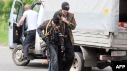 Украина -- "Малхбале" цIе йолчу батальонера гIаттамхой-оьрсий бу Донецк-Мариупол некъ ларбеш, 15Сти2014