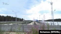 18 років і майже півтора мільярда гривень – стільки часу та грошей було витрачено на реалізацію ідеї побудувати в Чорнобильській зоні відчуження власне Централізоване сховище, де могло б зберігатися відпрацьоване паливо з українських АЕС