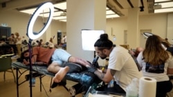 Preživjele žrtve Hamasovog napada koriste tetovaže za ozdravljenje