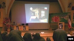 یک بازیکن برای پشت سر گذاشتن تمامی هشت مرحله این بازی باید سربازان آمریکایی و اسراییلی را بکشد.