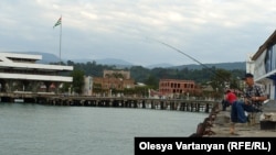 Уже заранее было ясно, что 17 марта голосовать (и голосовать в подавляющем большинстве «за») пойдут абхазы и поддерживающая их часть армянского, русского и др. населения