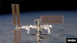 در ۲۰ فوريه سال ۱۹۸۶ ميلادی دولت روسيه ايستگاه فضايی «مير» را به فضا فرستاد