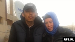 Касым Каракаш с сестрой Гульсум в селе Улуу Памир.