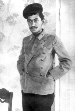 Фото з архіву жандармського управління в Києві, зроблене після другого арешту в 1907 році