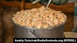 Салат аліўе. Ілюстрацыйнае фота.