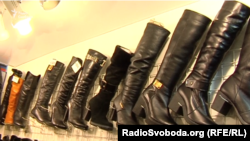 Жіноче взуття на донецькому ринку коштує дорожче