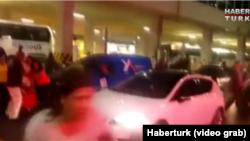 Ստամբուլի Աթաթուրքի անվան միջազգային օդանավակայանը ահաբեկչական հարձակումից հետո, 28-ը հունիսի, 2016 թ․ 