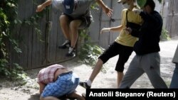 Невідомі напали на керівника Всеукраїнського об’єднання «Гей-форум України» Святослава Шеремета