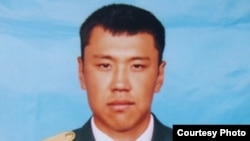 Капитан Алтынбек Кереев, погибший на заставе «Арканкерген» в Алматинской области. Фото предоставлено газетой "Уральская неделя".  